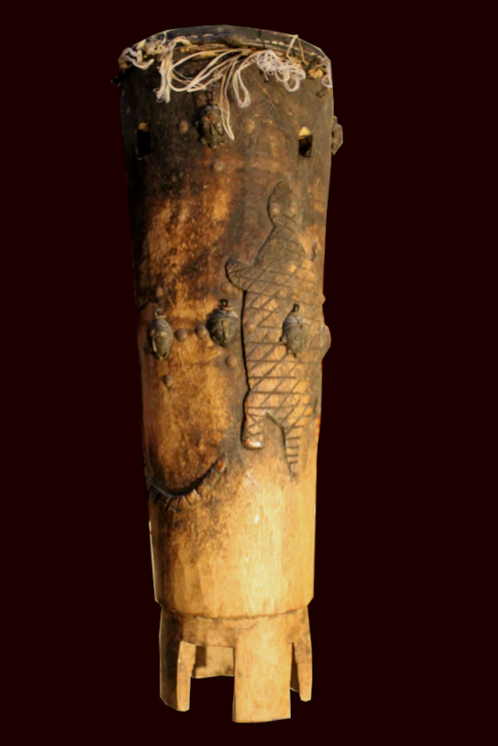 instrument de musique joué dans le spectacle jeune public, le rêve d'Ambre, le tambour africain